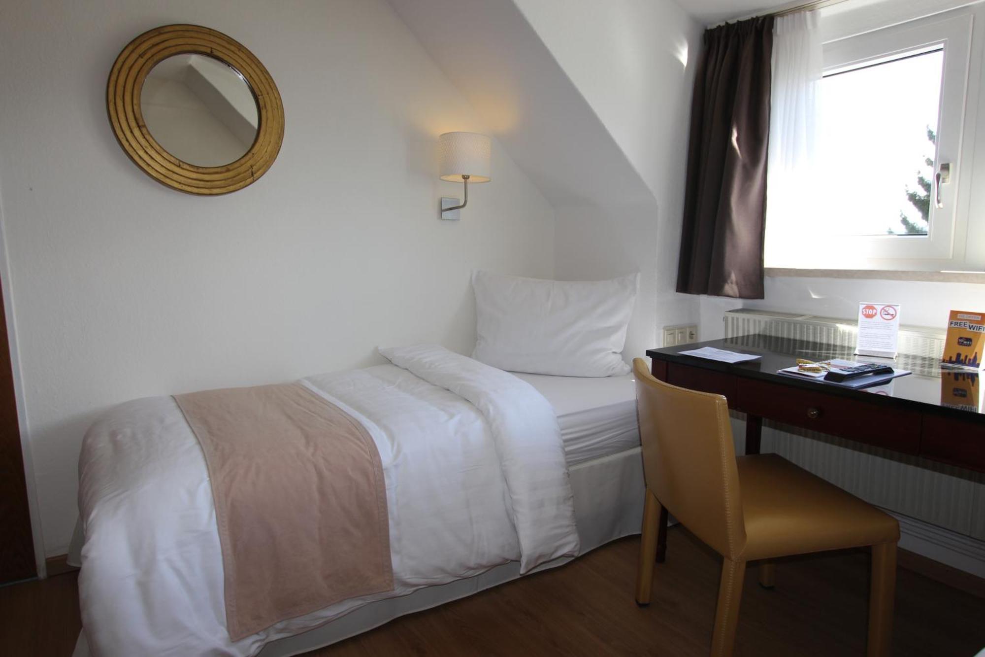 Boutique Hotel Restaurant Hollerather Hof Hellenthal Rum bild