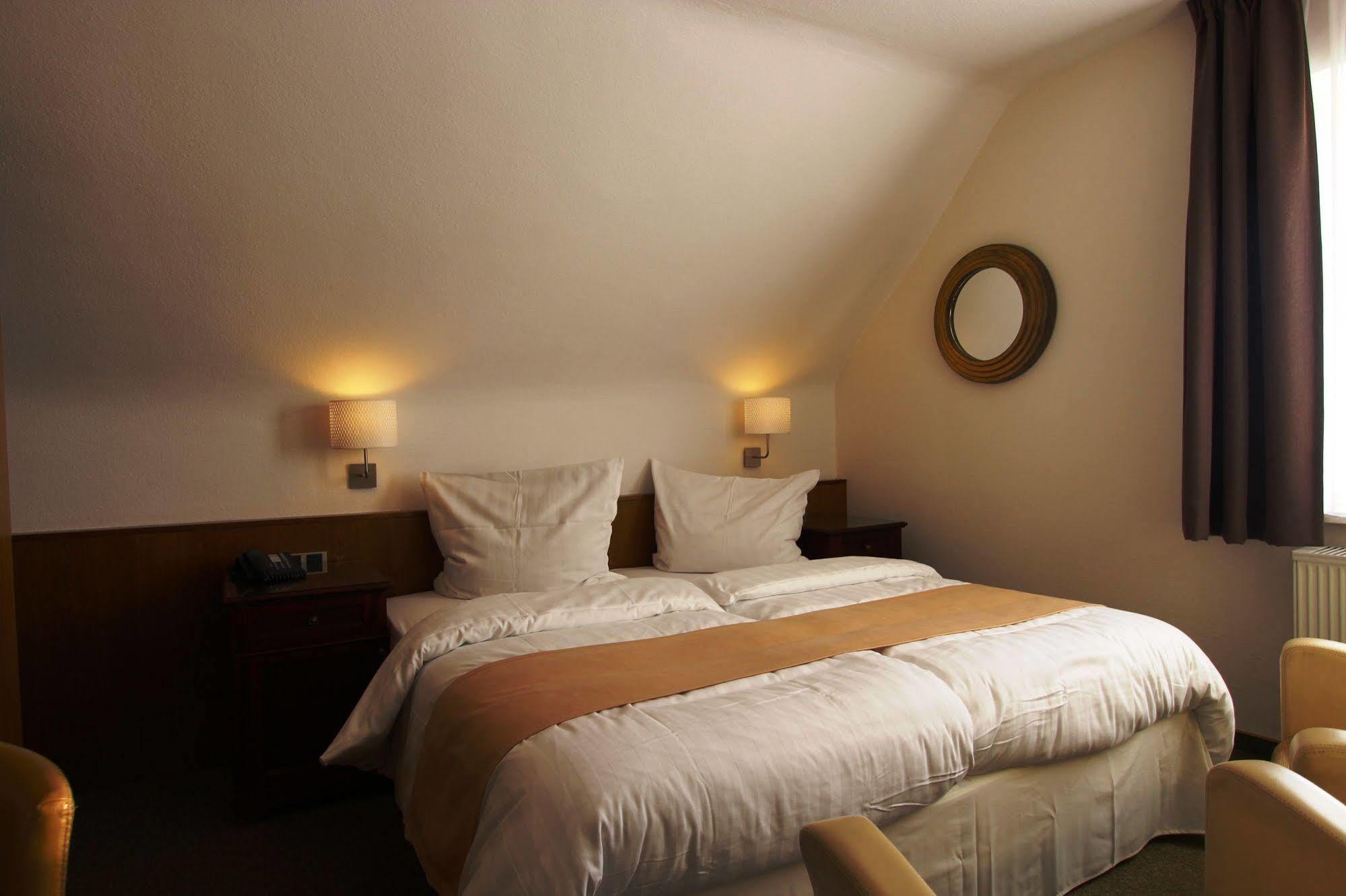 Boutique Hotel Restaurant Hollerather Hof Hellenthal Exteriör bild