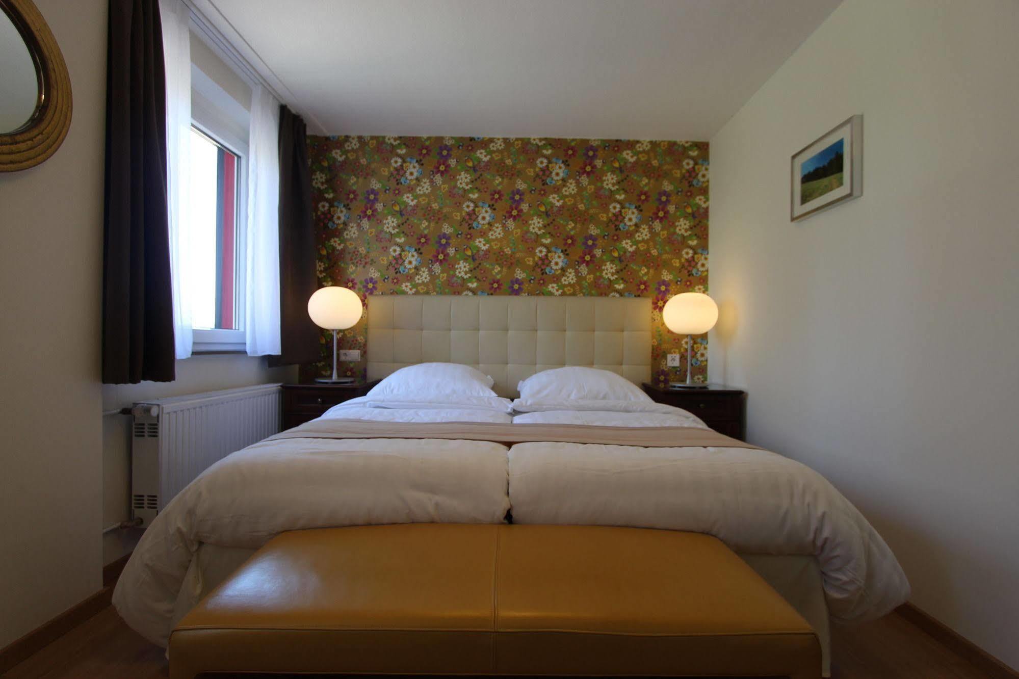 Boutique Hotel Restaurant Hollerather Hof Hellenthal Exteriör bild